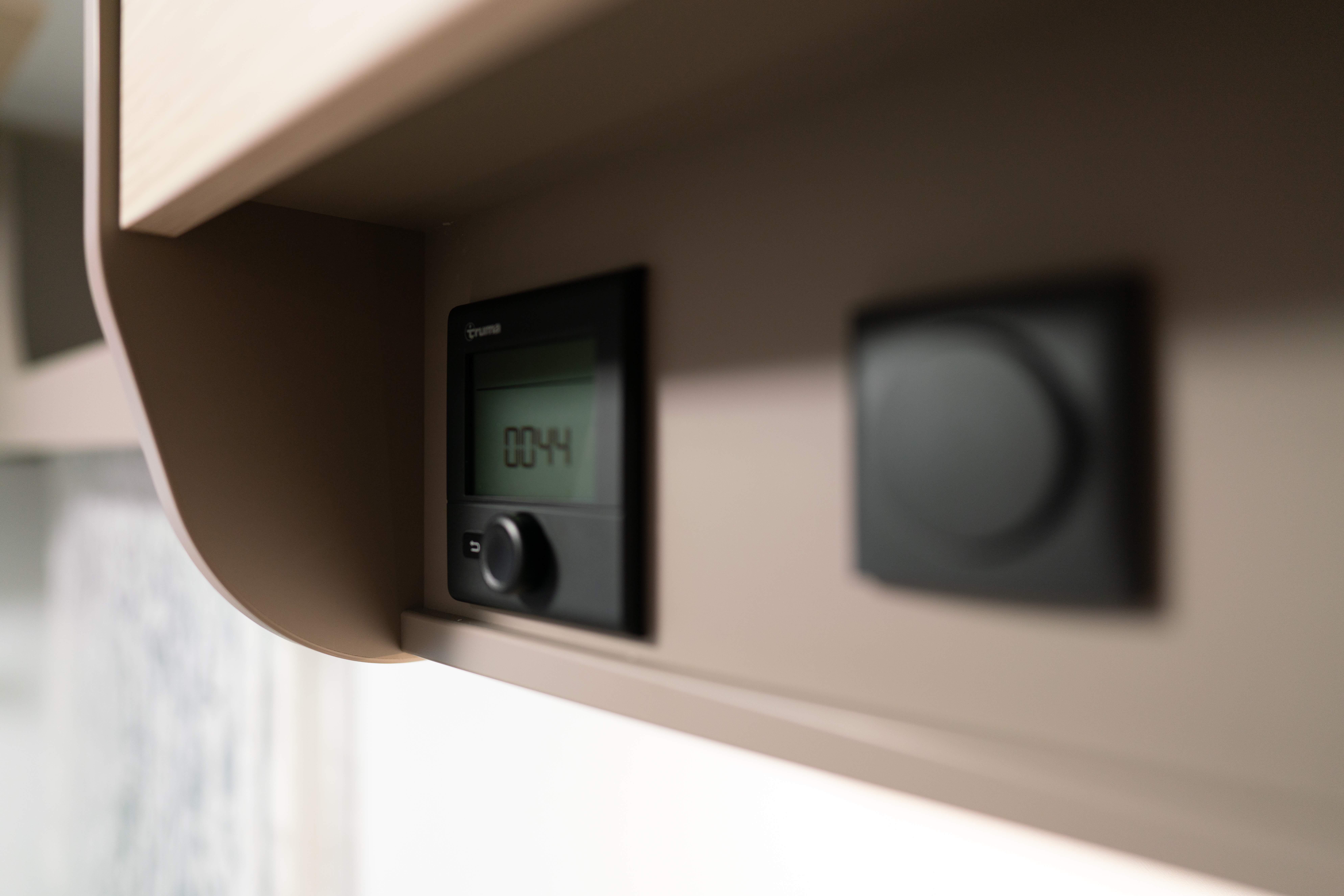 Digitales Display für die Heizung oberhalb der Küche